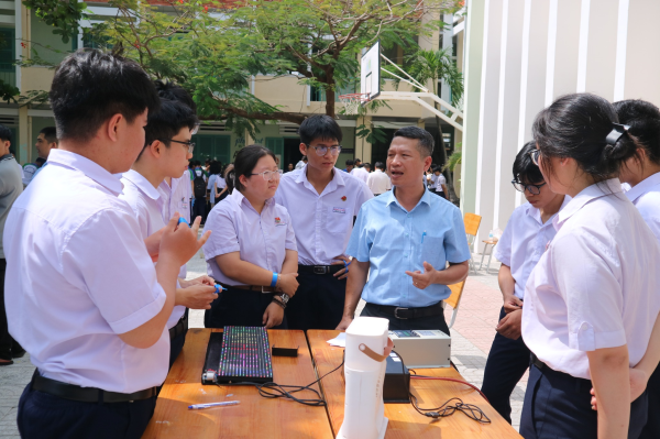  Khoa Kỹ thuật Năng lượng tại Ngày hội STEM THPT Nguyễn Văn Trỗi 2026 