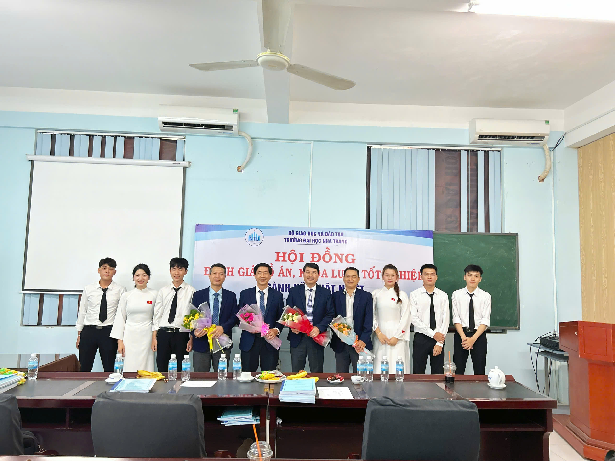 CHÚC MỪNG SINH VIÊN K64 NGÀNH KỸ THUẬT NHIỆT BẢO VỆ THÀNH CÔNG ĐỒ ÁN VÀ CHUYÊN ĐỀ TỐT NGHIỆP